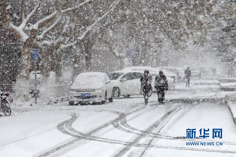 #（社会）（1）胶东半岛降下入冬来首场大雪